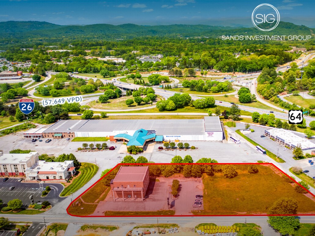 135 Sugarloaf Rd, Hendersonville, NC 28792