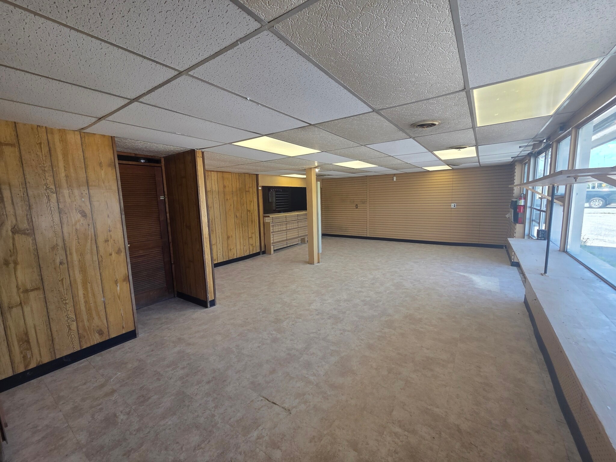 905 Route 376, Hopewell Junction, NY for sale Interior Photo- Image 1 of 8