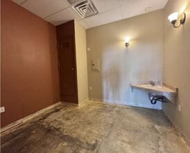 6392-6512 Westside Rd, Redding, CA for lease Interior Photo- Image 2 of 7