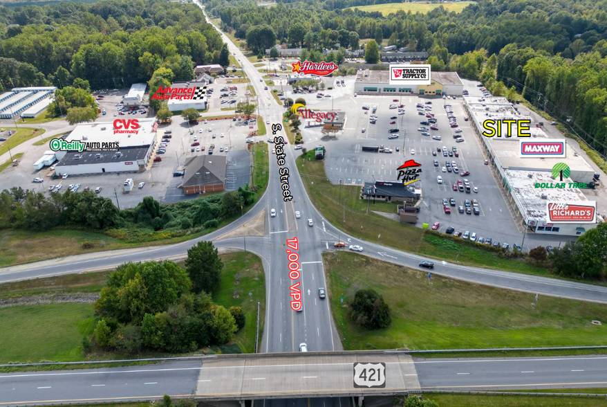 948 S State St, Yadkinville, NC for lease - Building Photo - Image 1 of 3