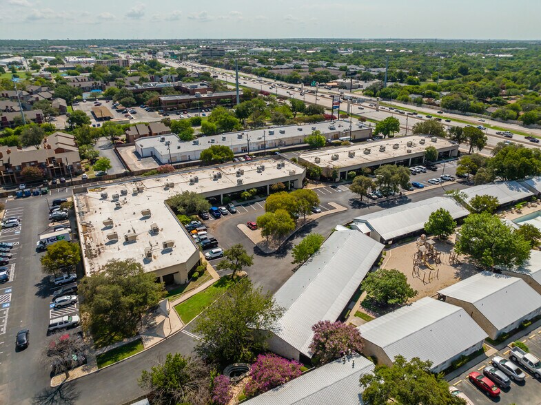 2391 NE Loop 410, San Antonio, TX for lease - Building Photo - Image 1 of 10