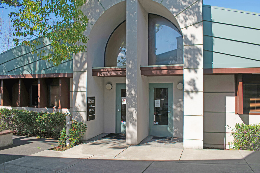 4704 Hoen Ave, Santa Rosa, CA for lease - Building Photo - Image 2 of 4