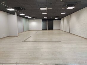 Retail in Barberà del Vallès, Barcelona for lease Interior Photo- Image 2 of 3