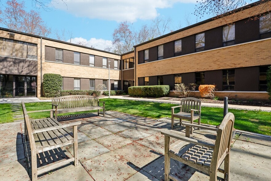 12 Roszel Rd, Princeton, NJ for sale - Building Photo - Image 3 of 7