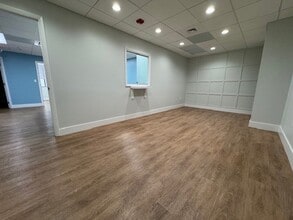 4675 Ponce de Leon Blvd, Coral Gables, FL for lease Interior Photo- Image 1 of 7