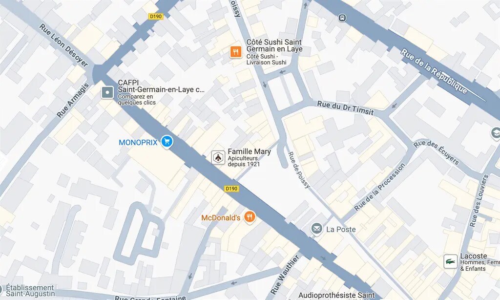 Retail in Saint-Germain-en-Laye for lease Building Photo- Image 1 of 5