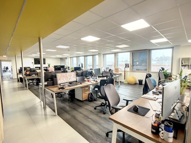 Office in Chambéry for sale - Interior Photo - Image 2 of 6