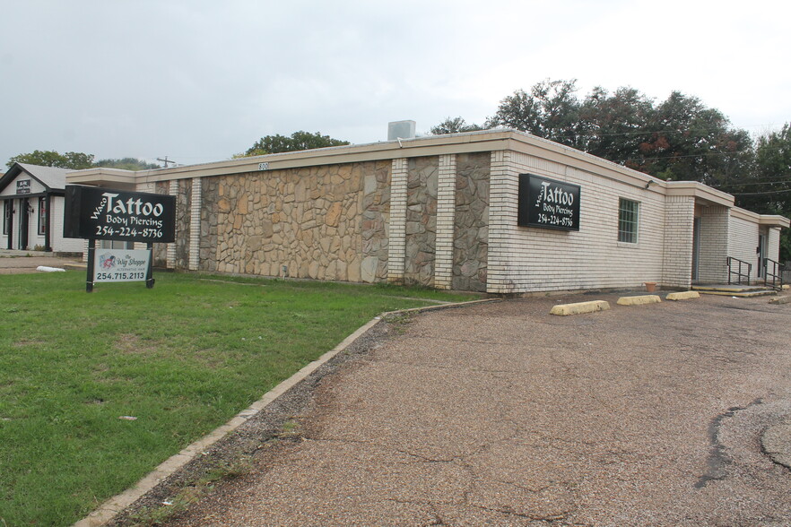 800 Lake Air Dr, Waco, TX for lease - Building Photo - Image 2 of 9