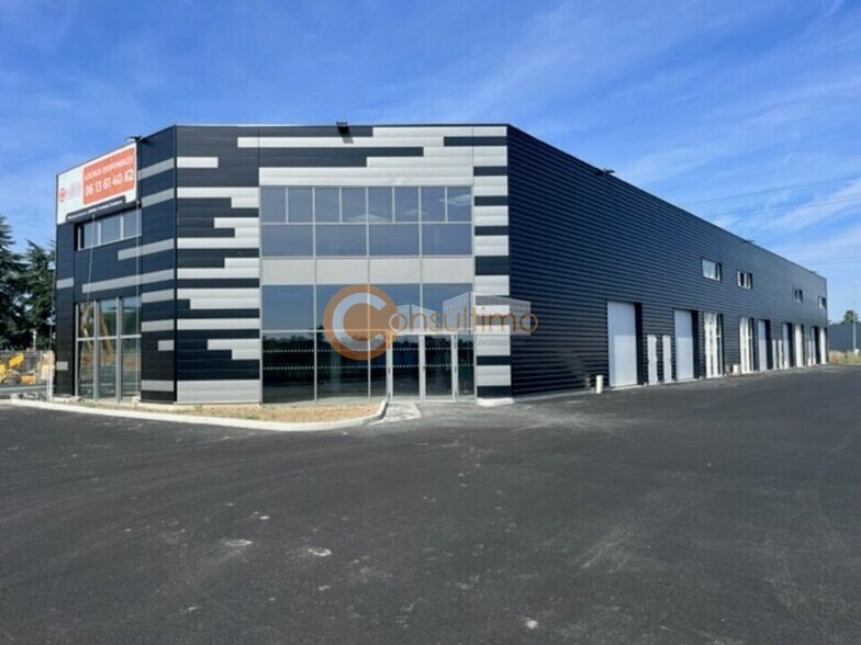 Flex in Poitiers for sale - Building Photo - Image 2 of 10