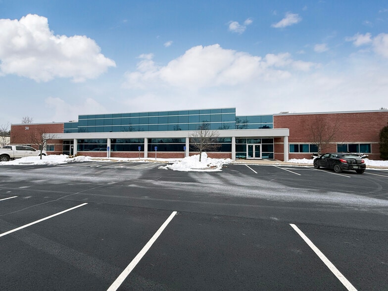 34 Locke Rd, Concord, NH for lease - Primary Photo - Image 1 of 10