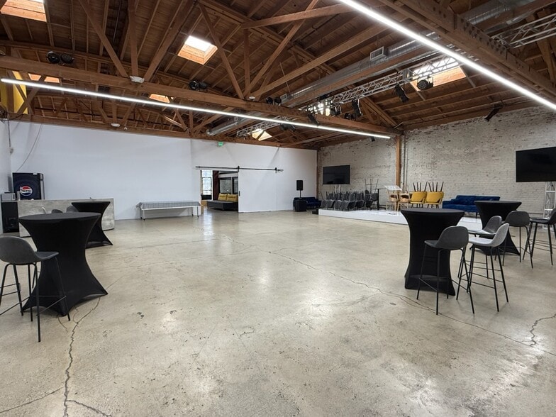 2014-2022 E 7th St, Los Angeles, CA for lease - Interior Photo - Image 2 of 14