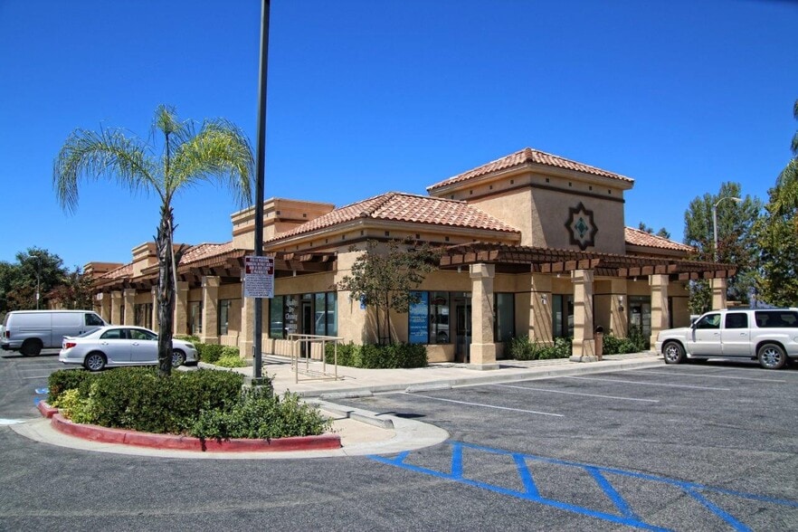 40414 California Oaks Rd, Murrieta, CA for lease - Building Photo - Image 1 of 3