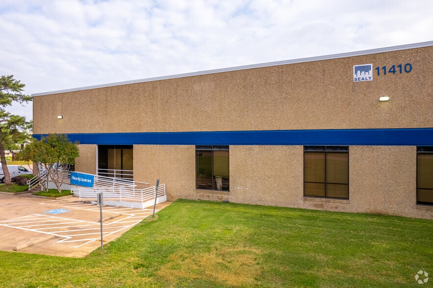 11410-11420 Mathis Ave, Farmers Branch, TX for lease - Building Photo - Image 3 of 12