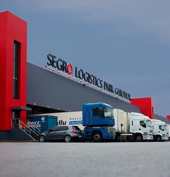 Industrial in Le Blanc-Mesnil for lease - Building Photo - Image 2 of 4