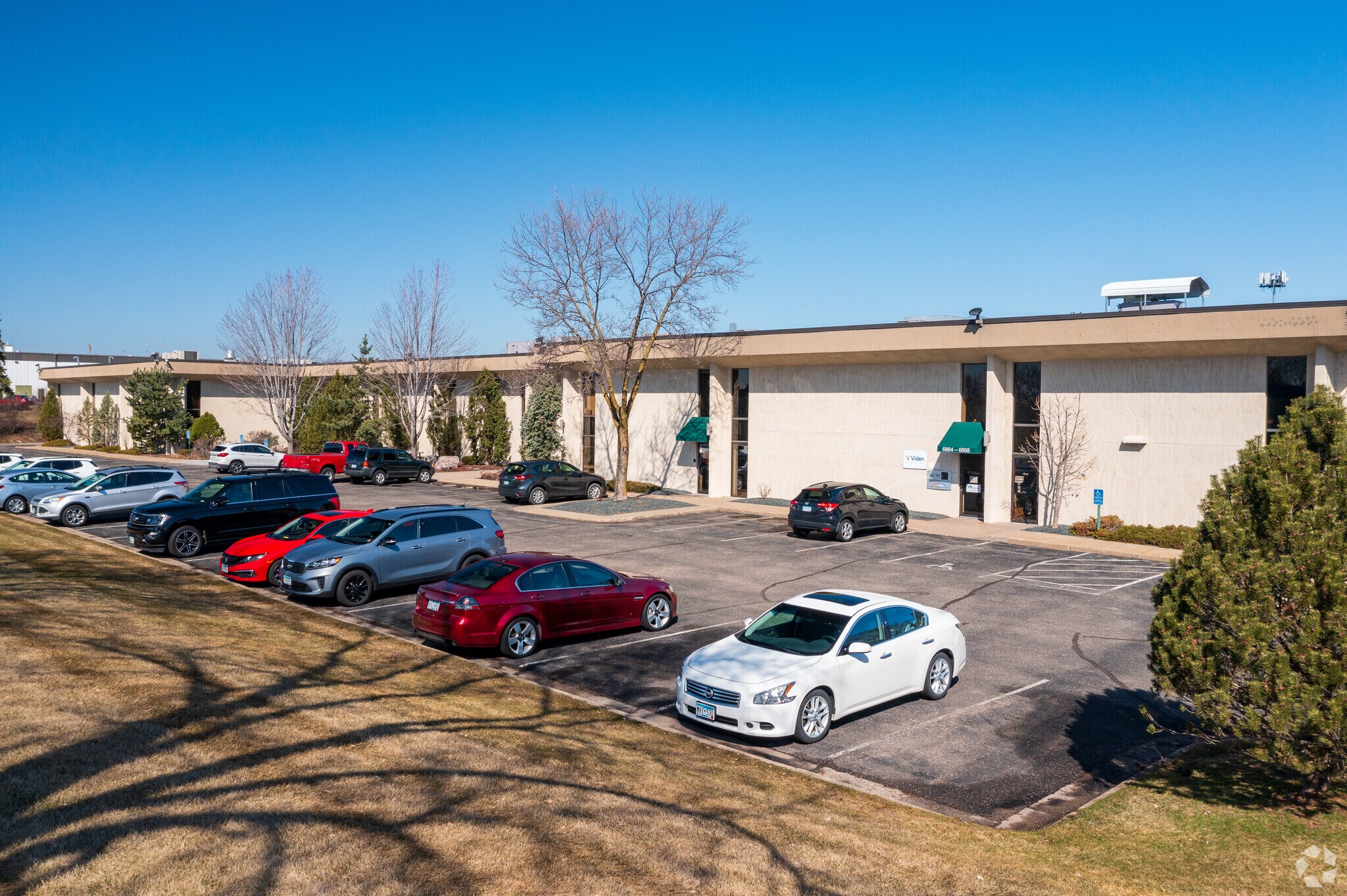 6868 Washington Ave S, Eden Prairie, MN for lease Building Photo- Image 1 of 8