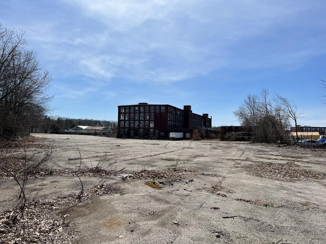 20 Privilege St, Woonsocket, RI 02895 192k SF Mill for sale