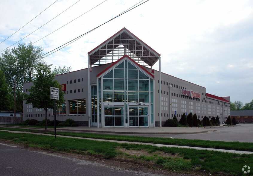 3948 W Alexis Rd, Toledo, OH for sale - Primary Photo - Image 1 of 1