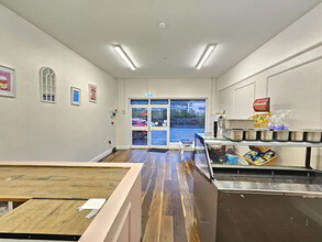 23 Railway Av, Newry for lease Interior Photo- Image 2 of 4