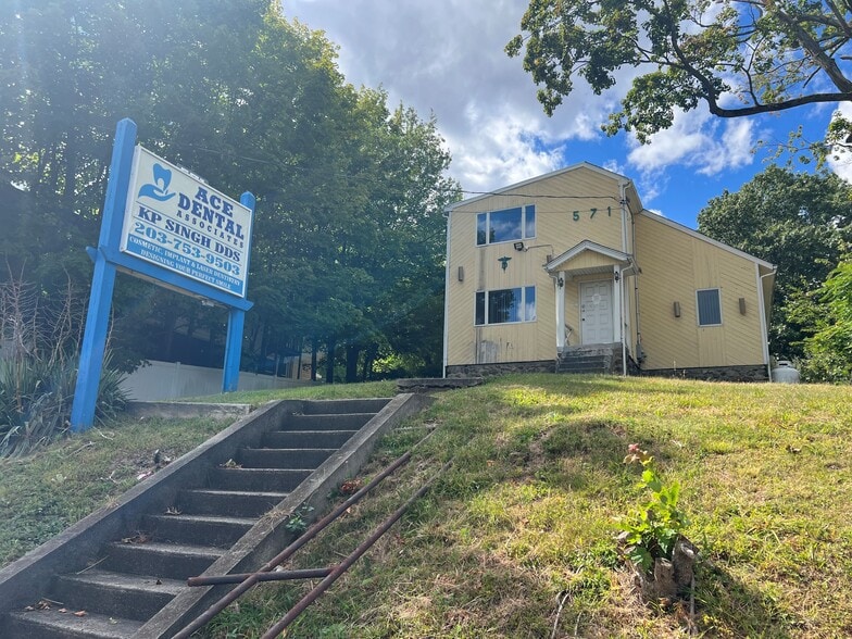 571 Wolcott St, Waterbury, CT for lease - Building Photo - Image 1 of 4