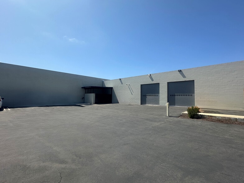 1100-1102 W 135th St, Gardena, CA for sale - Building Photo - Image 3 of 8