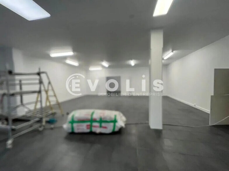 Flex in Valenton for sale - Building Photo - Image 2 of 7