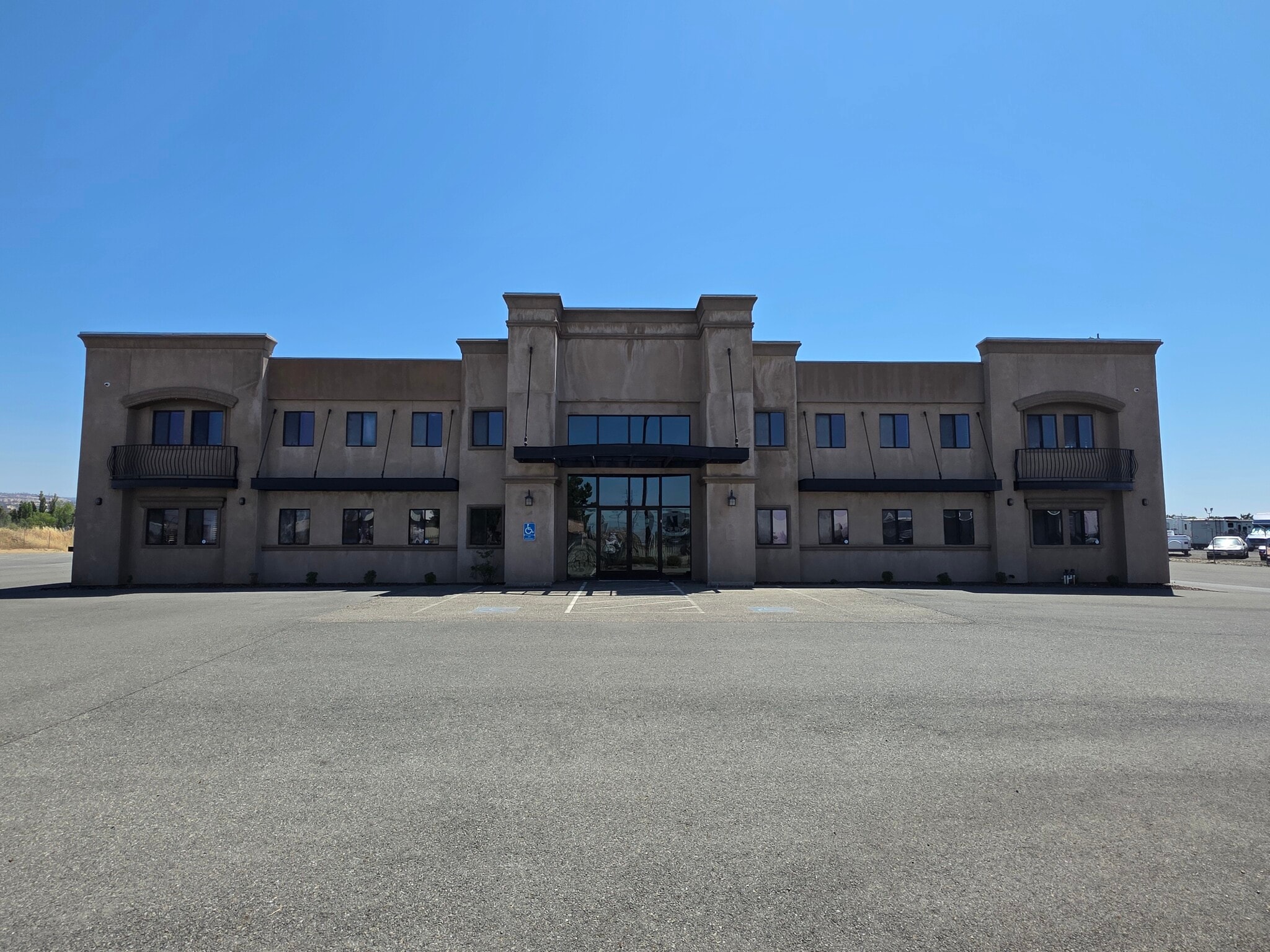 13290 Contractors Dr, Chico, CA for lease Building Photo- Image 1 of 26