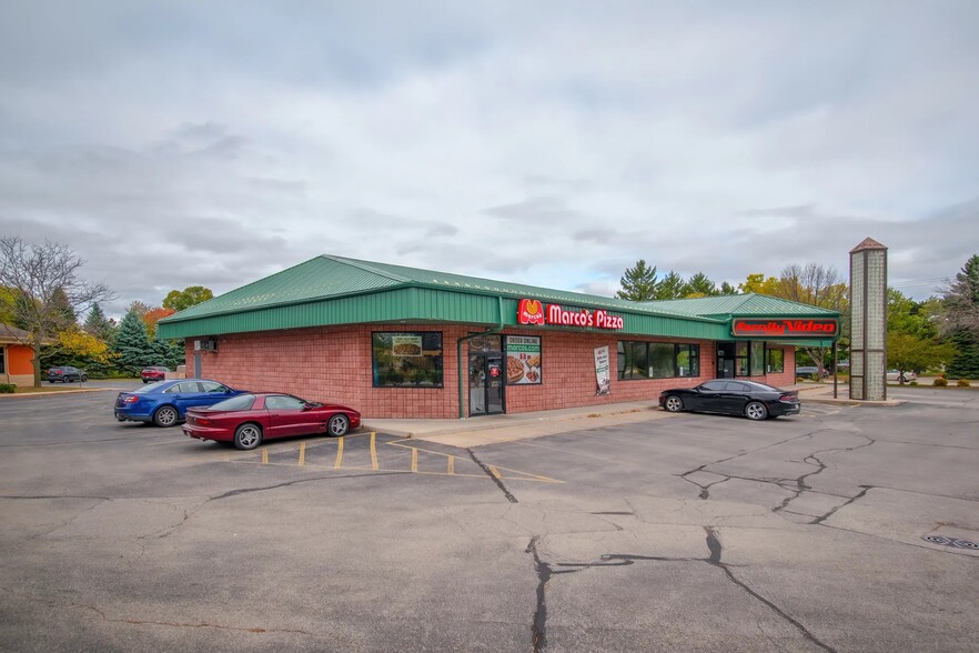 2700 E Calumet St, Appleton, WI for lease - Building Photo - Image 2 of 5