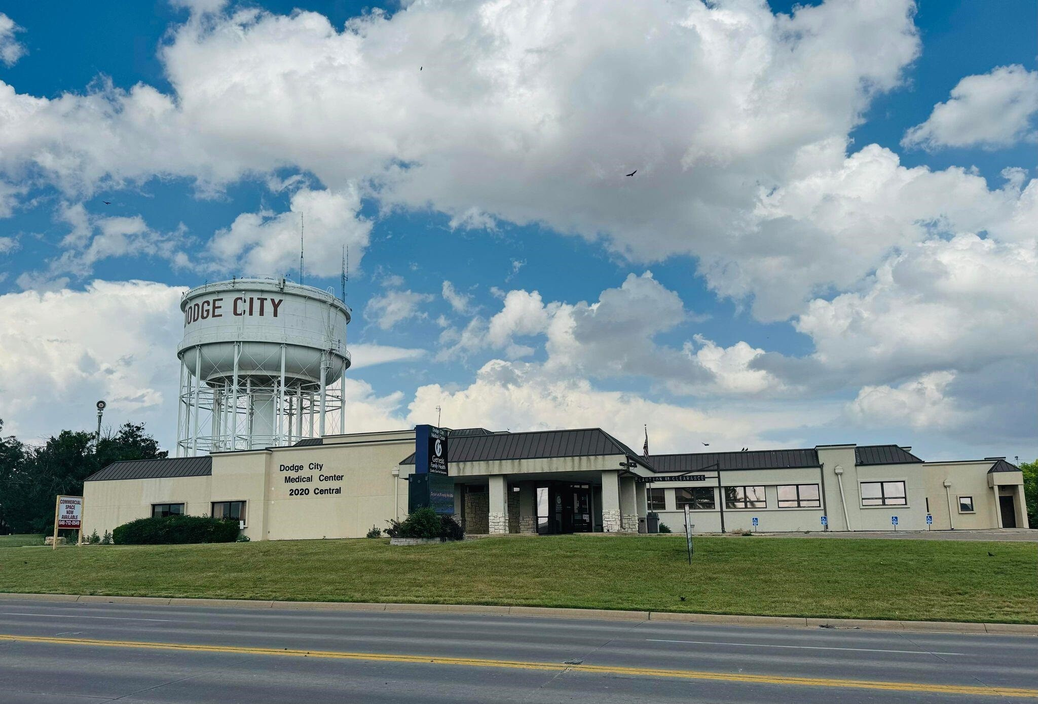 2020 Central Ave, Dodge City, KS for sale Primary Photo- Image 1 of 35