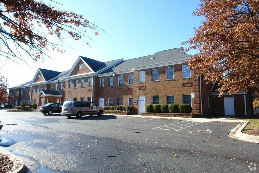 2255 Crain Hwy, Waldorf, MD 20601