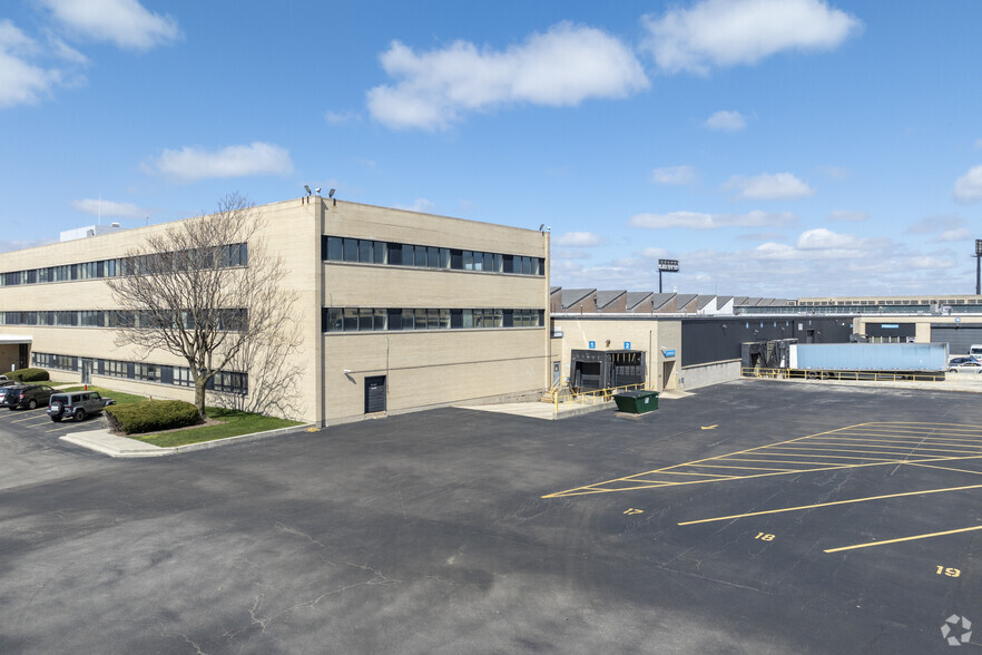 Sungate Industrial Park, Chicago, IL for lease - Building Photo - Image 3 of 9