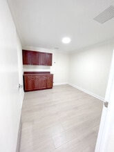 2390 NW 7th St, Miami, FL for lease Interior Photo- Image 2 of 2