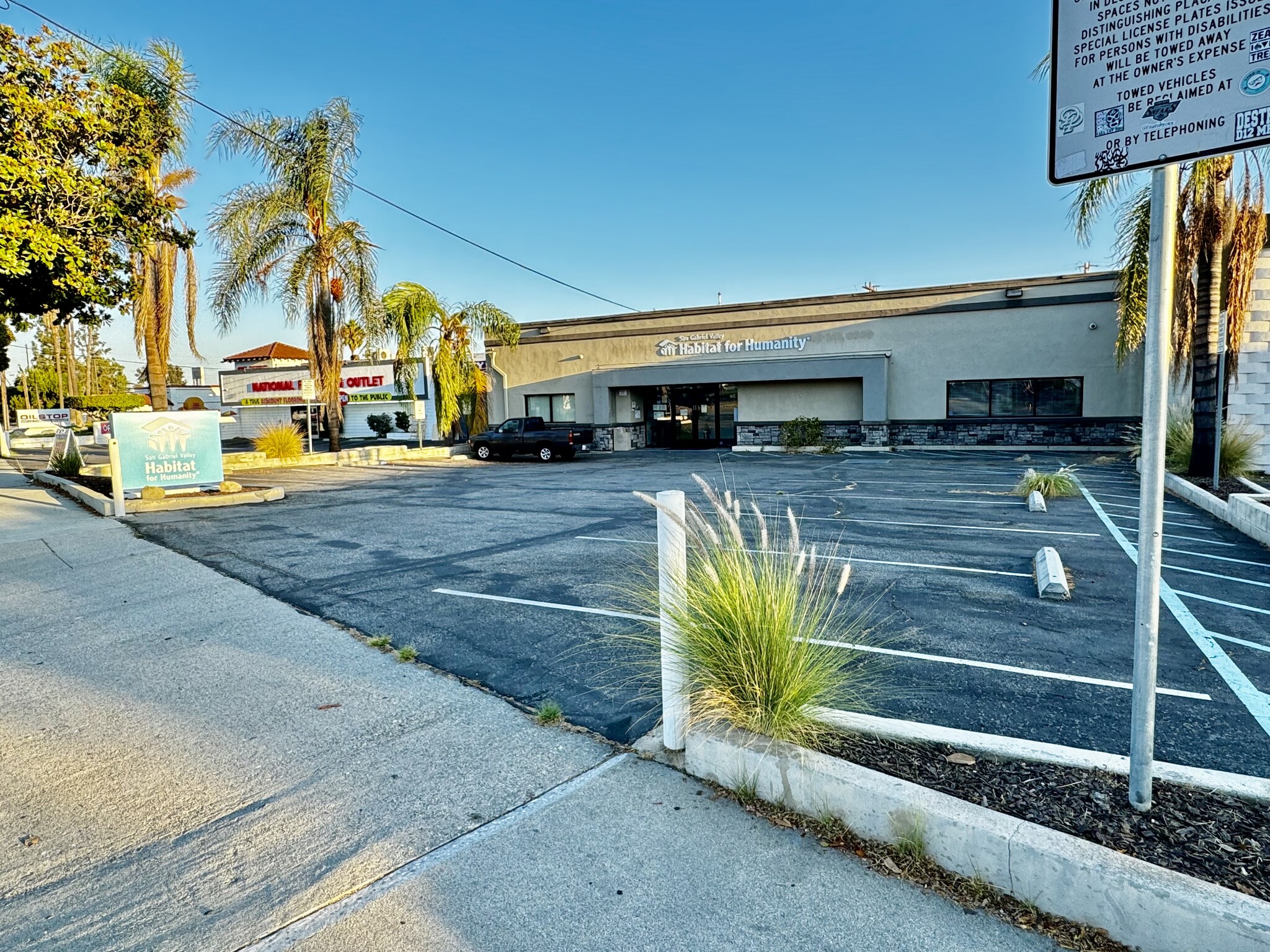 724 E Huntington Dr, Monrovia, CA for lease Building Photo- Image 1 of 25