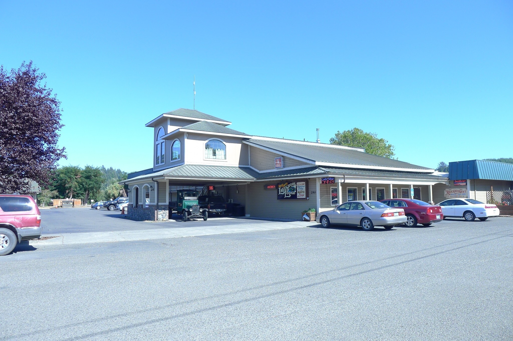 290 S 8th St, Lakeside, OR for sale Building Photo- Image 1 of 1