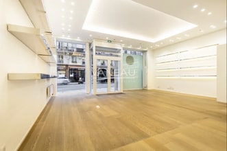 Retail in Paris for lease Interior Photo- Image 1 of 5