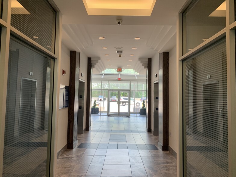 2191 Defense Hwy, Crofton, MD for lease - Lobby - Image 3 of 9