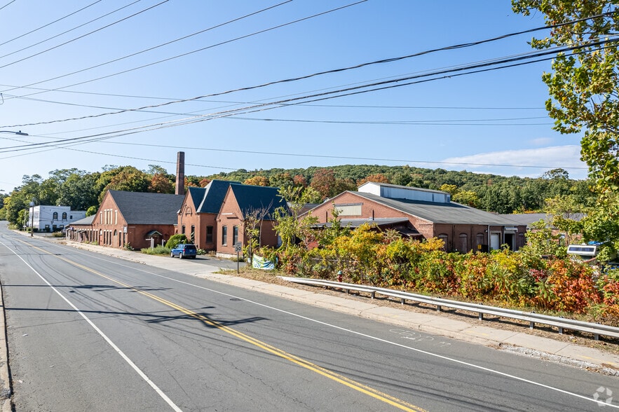 550 Broad St, Bristol, CT for lease - Primary Photo - Image 1 of 2