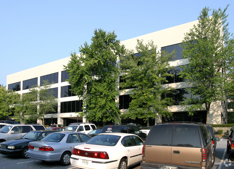 380 Interstate N Pky SE, Atlanta, GA for lease - Building Photo - Image 2 of 22