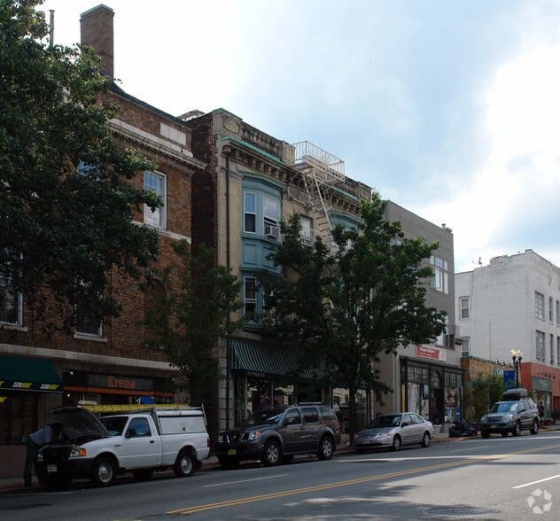 416 Bloomfield Ave, Montclair, NJ for lease - Building Photo - Image 2 of 9