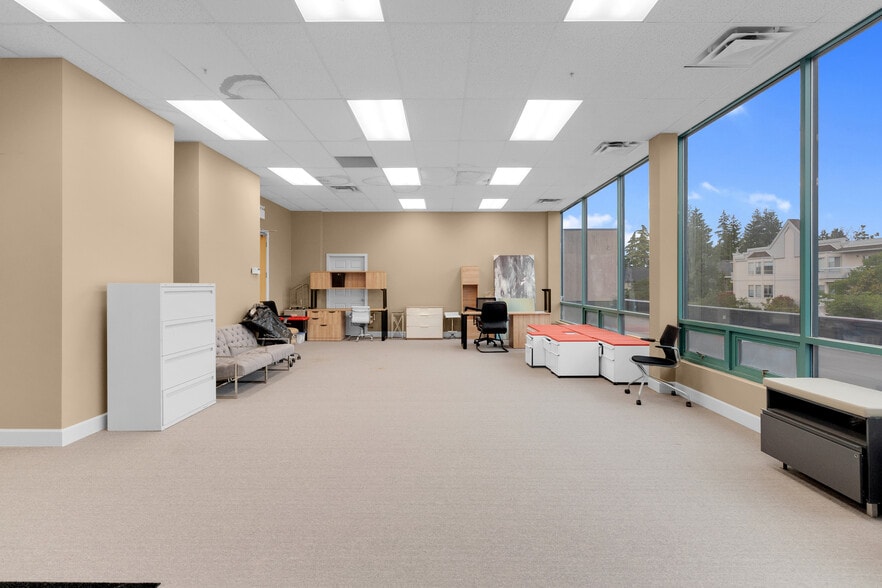 9288 120 St, Surrey, BC for lease - Interior Photo - Image 3 of 13