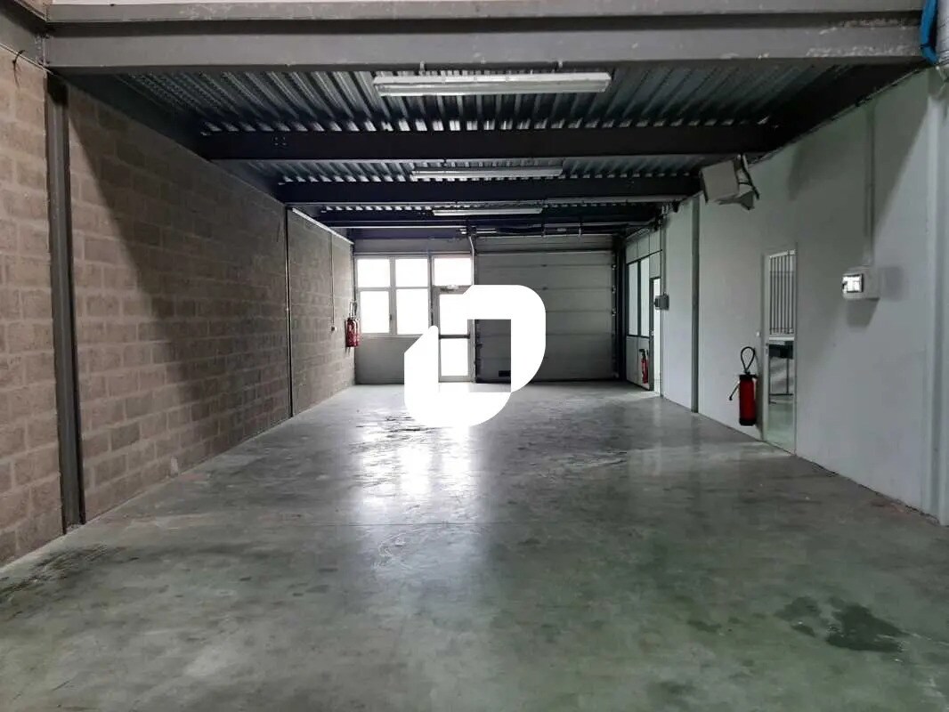 Flex in Les Essarts-le-Roi for sale Building Photo- Image 1 of 23