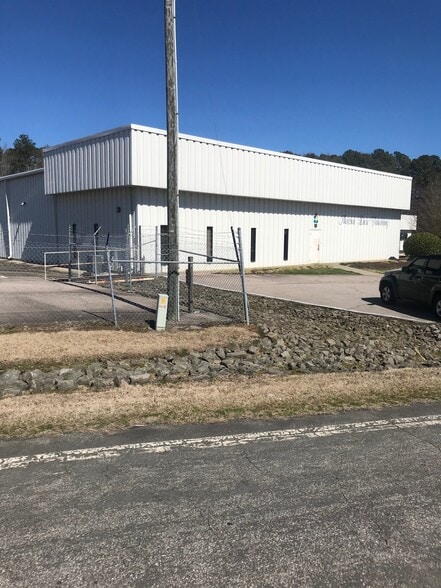 606 Pine Tree Rd, Oxford, NC for lease - Building Photo - Image 2 of 17