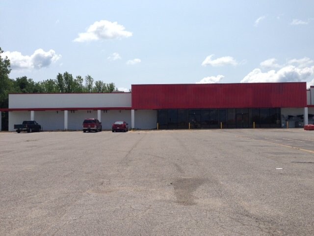 820 W Main St, Boonville, IN for sale - Building Photo - Image 1 of 1