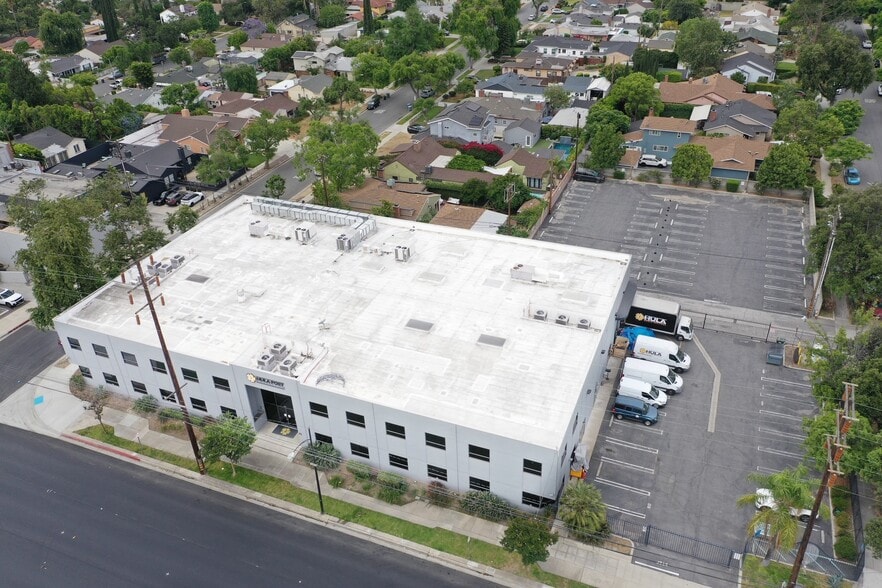 1111 S Victory Blvd, Burbank, CA for sale - Building Photo - Image 2 of 16