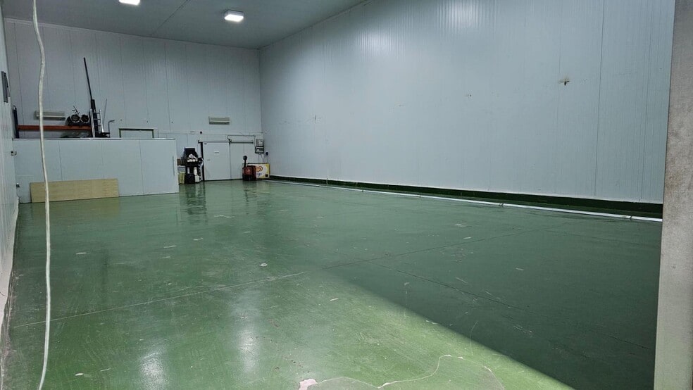 Industrial in Colmenar, Málaga for sale - Interior Photo - Image 2 of 6