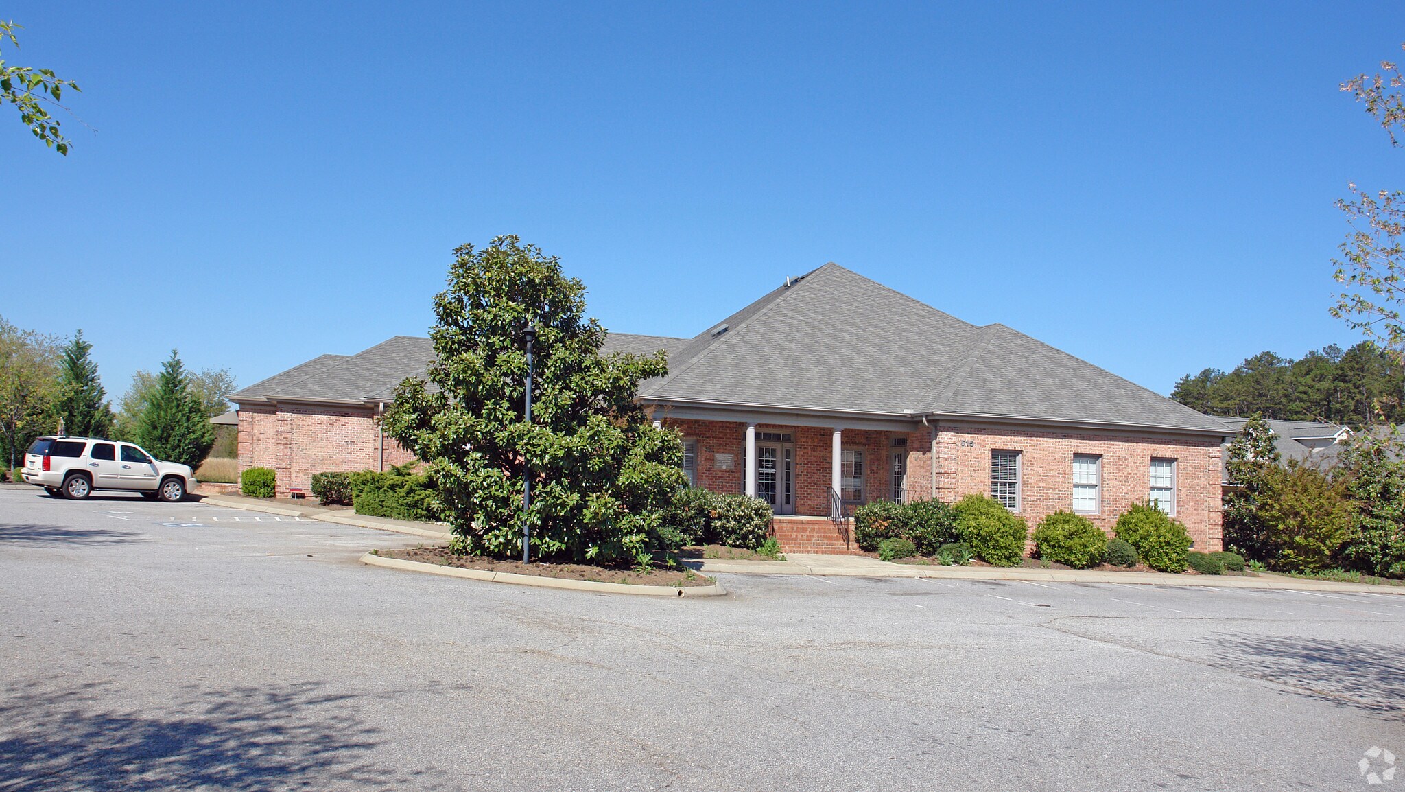 513 W Butler Rd, Greenville, SC for sale Primary Photo- Image 1 of 1