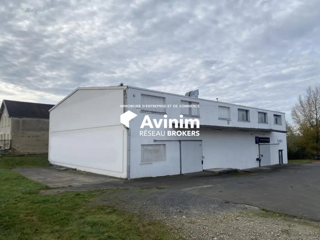 Flex in Saint-Yorre for sale Building Photo- Image 1 of 8