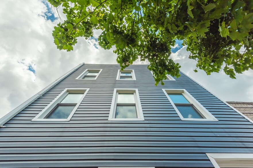 76 Java St, Brooklyn, NY for sale - Building Photo - Image 3 of 15