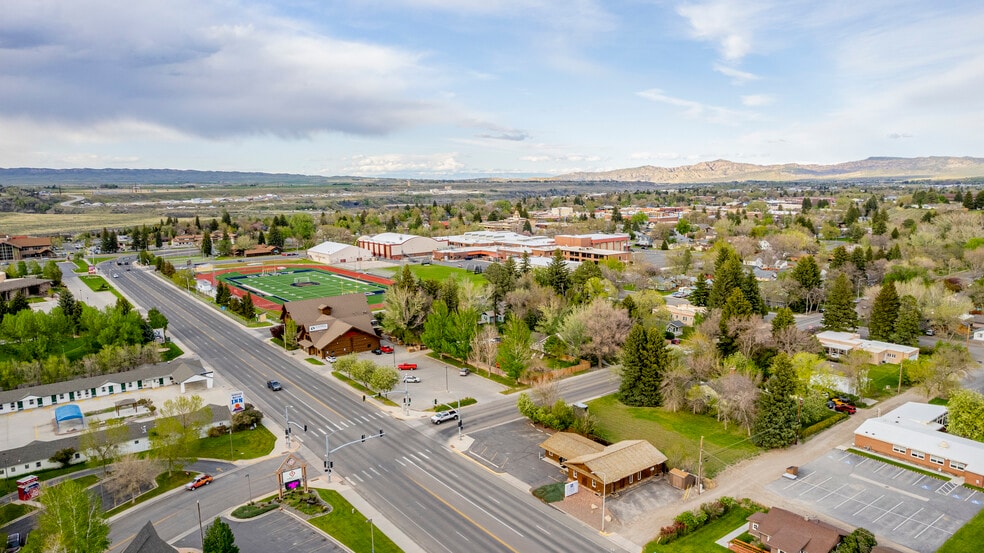 802 Canyon Ave, Cody, WY for sale - Aerial - Image 3 of 33