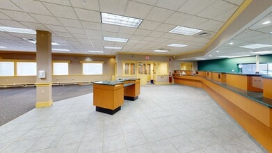 184 Route 101, Bedford, NH for lease Interior Photo- Image 2 of 14
