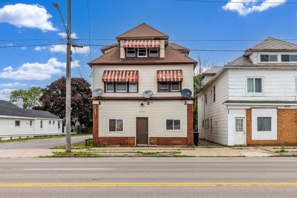 2925 Niagara St Portfolio portfolio of 10 properties for sale on LoopNet.com Building Photo- Image 1 of 18